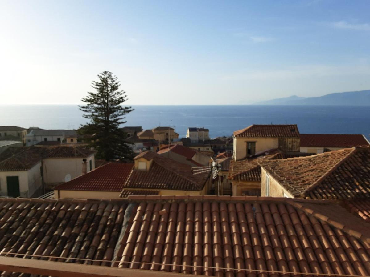 "Lo Studiolo" Apartment Pizzo  Buitenkant foto