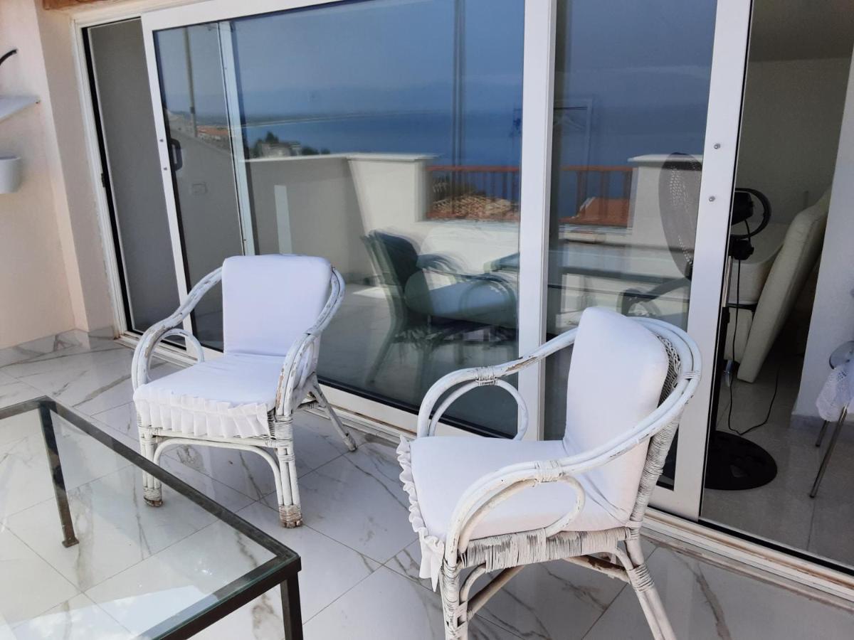 "Lo Studiolo" Apartment Pizzo  Buitenkant foto