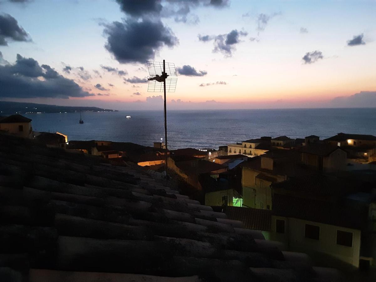 "Lo Studiolo" Apartment Pizzo  Buitenkant foto