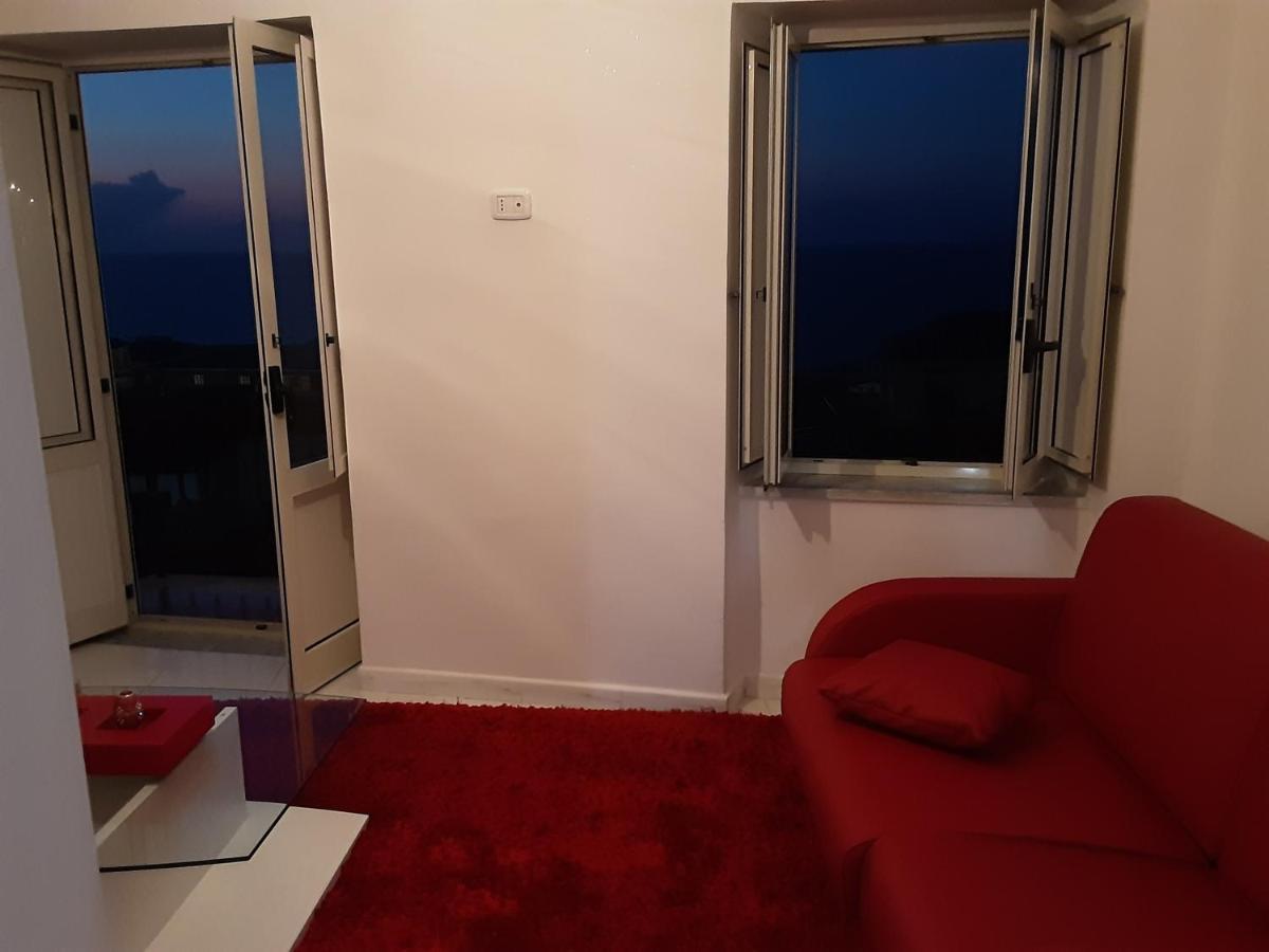 "Lo Studiolo" Apartment Pizzo  Buitenkant foto