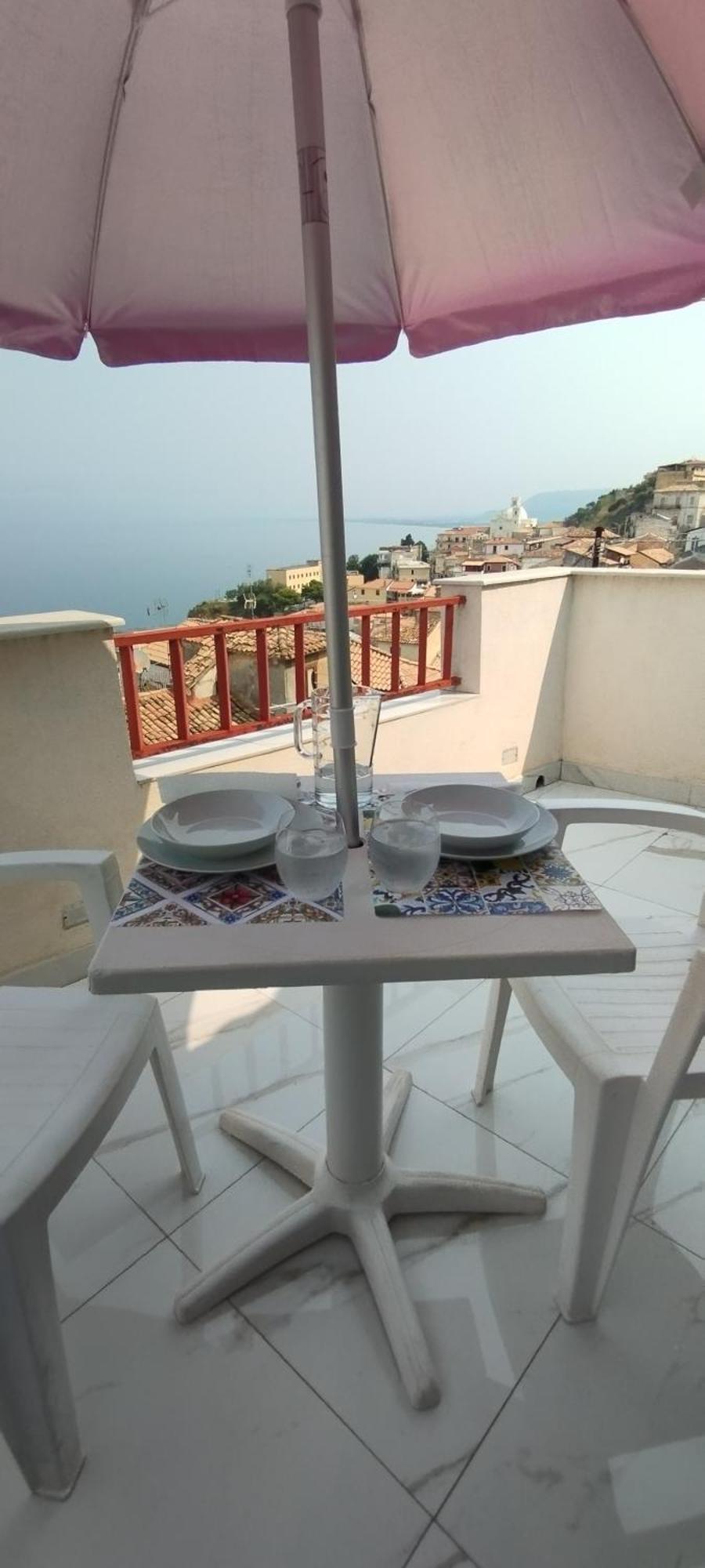 "Lo Studiolo" Apartment Pizzo  Buitenkant foto