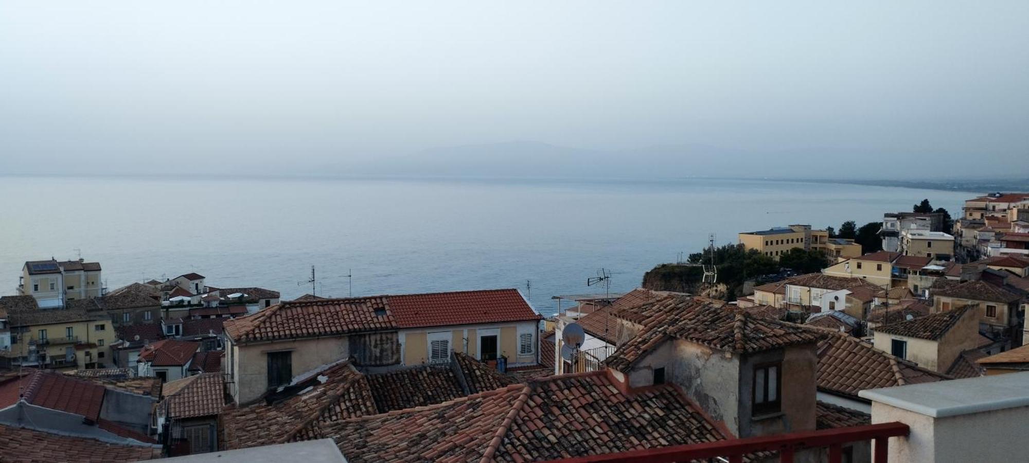 "Lo Studiolo" Apartment Pizzo  Buitenkant foto